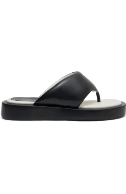 Slides | White Fox Boutique Henrietta Slides black
