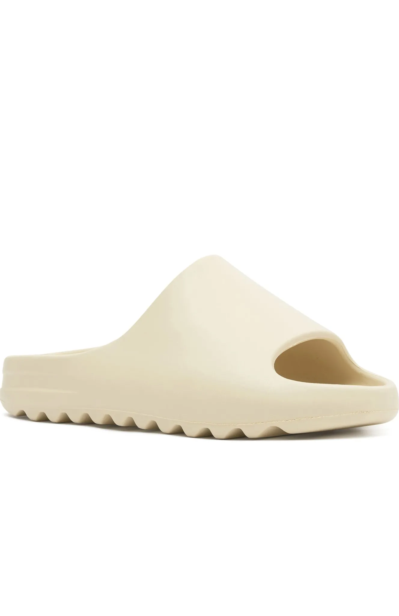 Restocked | White Fox Boutique On The Edge Slides Off white